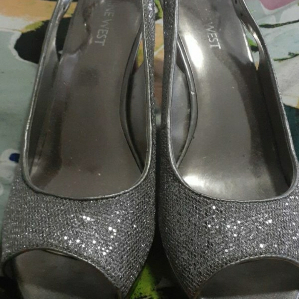 Shoes - Picture 2 of 4